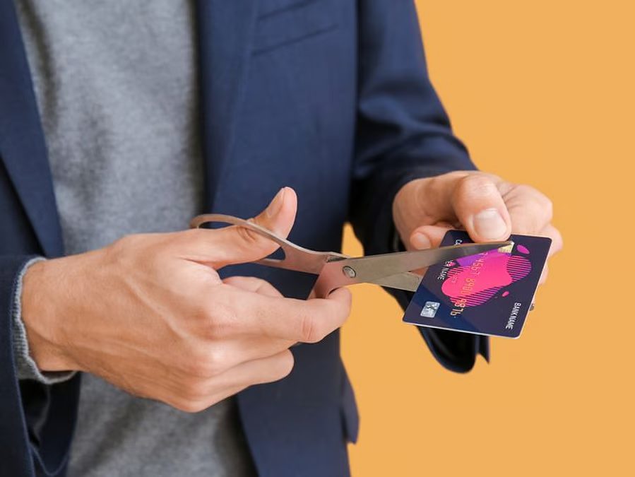 Cancelling Your UAE Credit Card? Know this First!